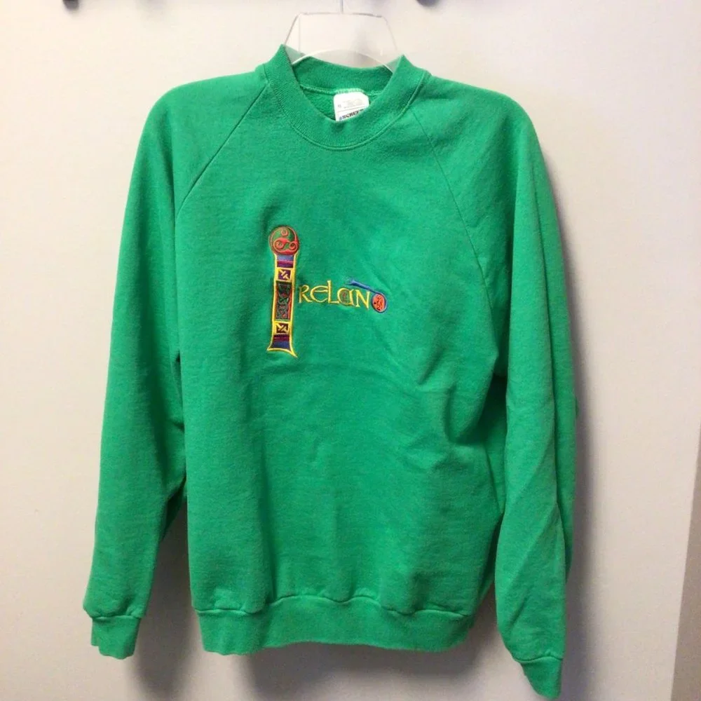 Green Ireland Unisex Sweatshirt With Celtic Design - Picture 2 of 5